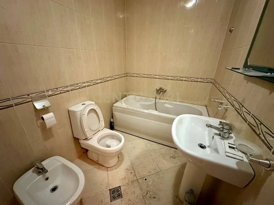 Shqiperi, jepet me qera apartament 2+1+Aneks+Ballkon Kati 3, 90 m² 500 € (Neom120165)