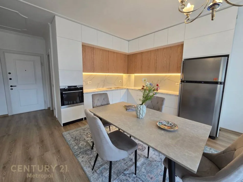 Tirane, jepet me qera apartament 2+1+2 Kati 5, 120 m² 1.150 € (Rruga Reshit Collaku, Shallvaret Tirane)