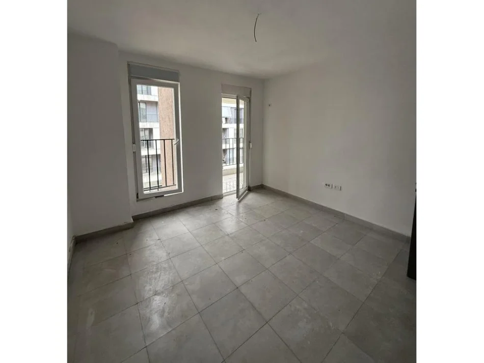 Tirane, jepet me qera apartament 2+1 Kati 3, 117 m² 600 € 