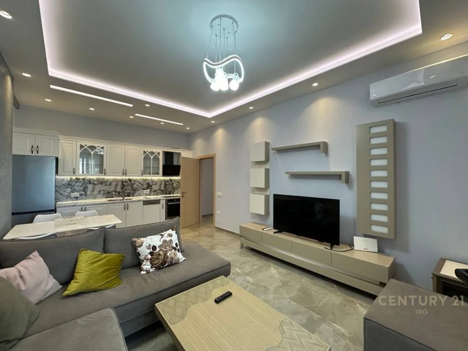 Tirane, jepet me qera apartament 1+1 Kati 4, 72 m² 700 € (Square 21 Tirana Albania)