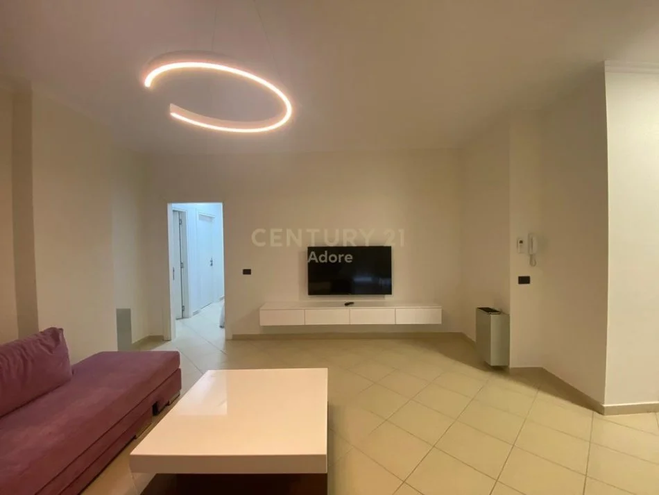 Tirane, jepet me qera apartament 2+1+Ballkon Kati 5, 109 m² 1.000 € (Rruga e Kosovareve)