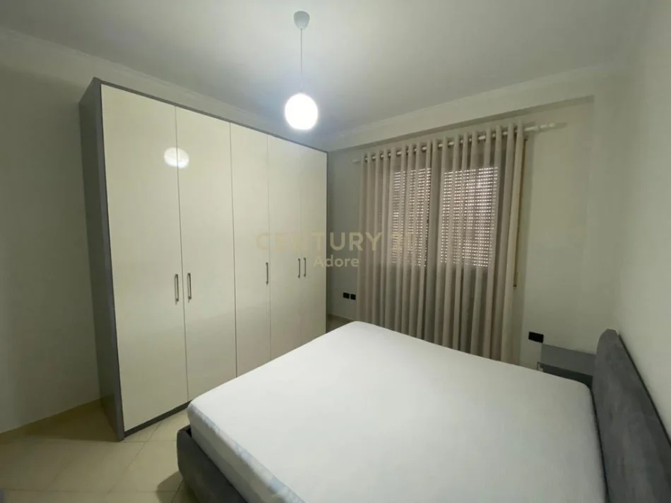 Tirane, jepet me qera apartament 2+1 Kati 5, 1.000 € (rruga kosovarve)