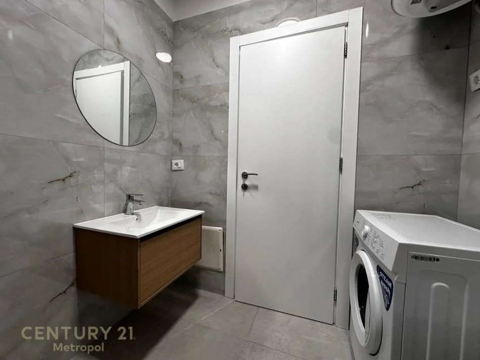 Tirane, shitet apartament 1+1 Kati 10, 76 m² 136.500 € 