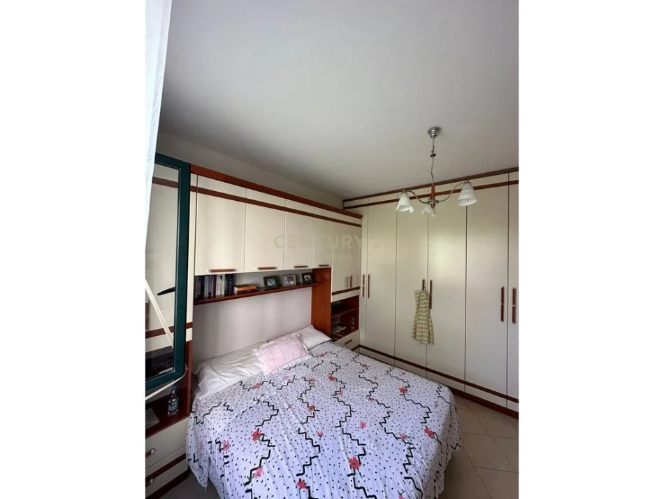 Tirane, jap me qera apartament 2+1+Aneks+Ballkon Kati 1, 132 m² 450 € 