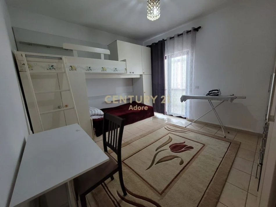 Tirane, jepet me qera apartament 2+1 Kati 3, 106 m² 600 € 