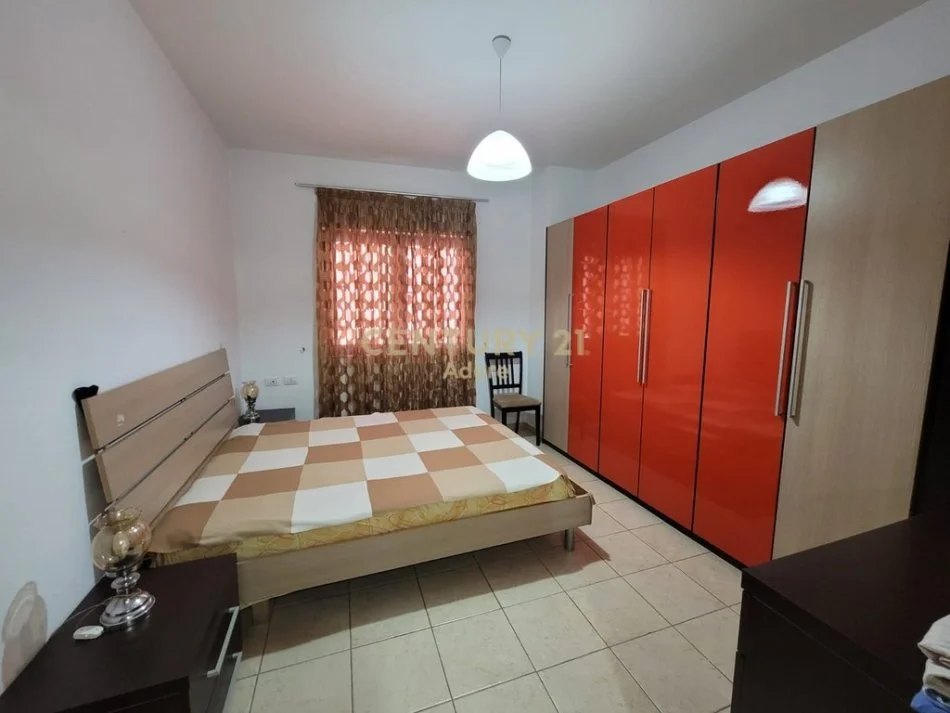 Tirane, jepet me qera apartament 2+1 Kati 3, 106 m² 600 € 