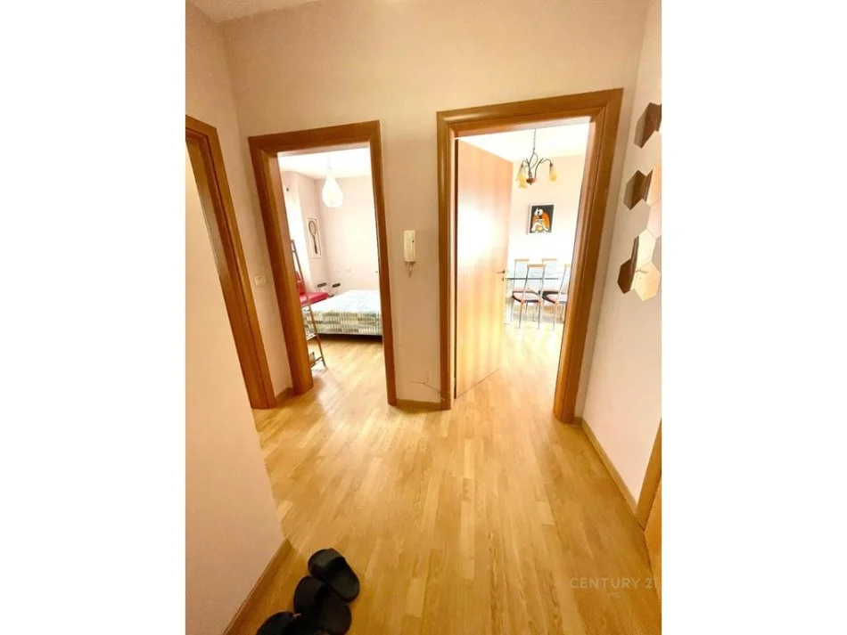 Tirane, jap me qera apartament 1+1+Ballkon Kati 9, 56 m² 500 € 
