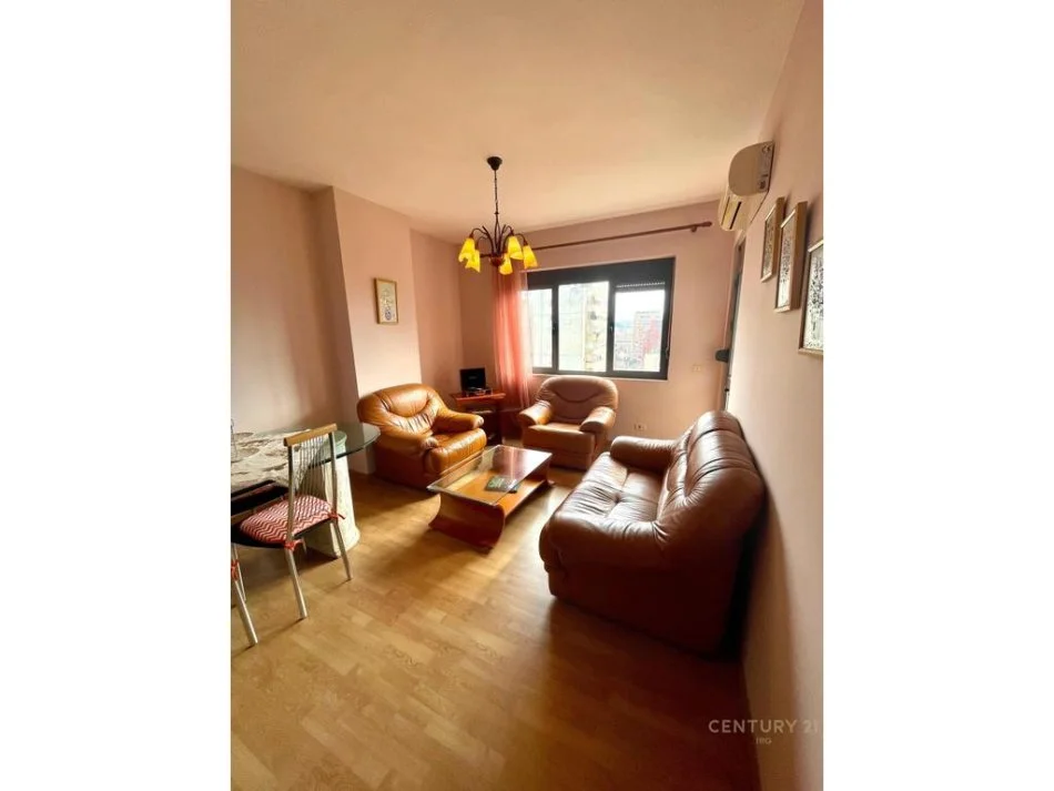 Tirane, jap me qera apartament 1+1+Ballkon Kati 9, 56 m² 500 € 