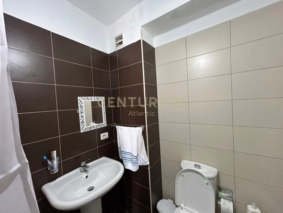 Durres, jepet me qera apartament 1+1+Ballkon Kati 5, 90 m² 350 € (PLAZH)