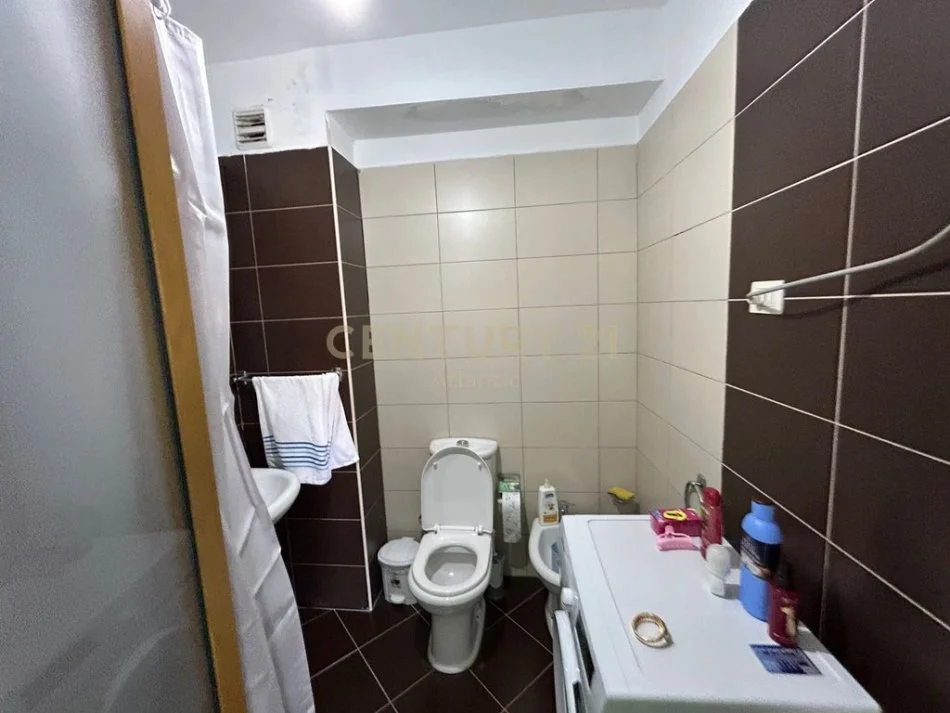 Durres, jepet me qera apartament 1+1+Ballkon Kati 5, 90 m² 350 € (PLAZH)