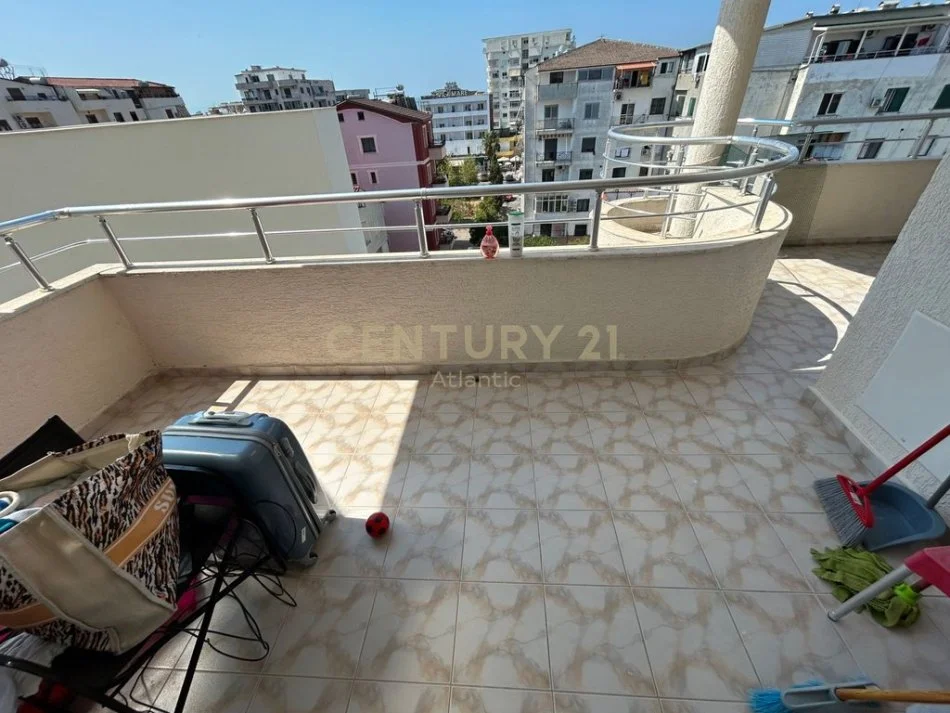 Durres, jepet me qera apartament 1+1+Ballkon Kati 5, 90 m² 350 € (PLAZH)