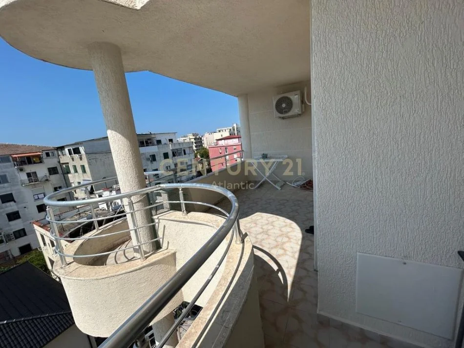 Durres, jepet me qera apartament 1+1+Ballkon Kati 5, 90 m² 350 € (PLAZH)