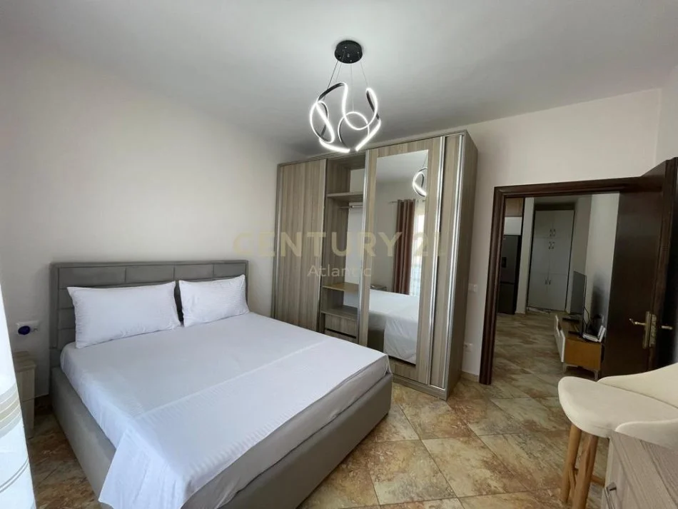 Durres, jepet me qera apartament 1+1+Ballkon Kati 3, 60 m² 350 € (plazh rrota e kuqe)