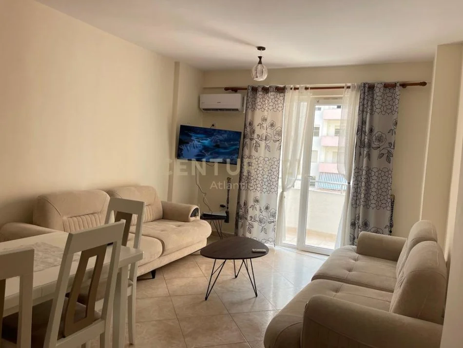 Durres, jepet me qera apartament 1+1+Ballkon Kati 4, 60 m² 350 € (plazh rrota e kuqe)