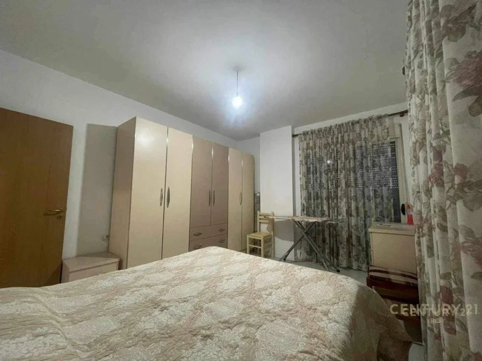 Tirane, jepet me qera apartament 2+1 Kati 4, 80 m² 430 € (prane Restorant Fresku)