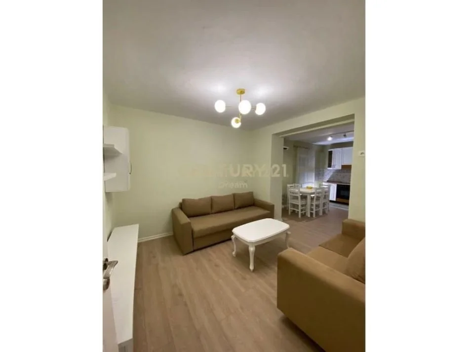 Tirane, jap me qera apartament 3+1 Kati 2, 100 m² 600 € (Tirana Albania)