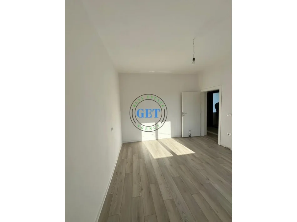 Durres, shitet apartament 2+1 Kati 3, 70 m² 85.000 € (Çezma e Ferrës)