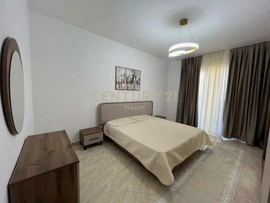 Tirane, jepet me qera apartament 1+1+Aneks+Ballkon Kati 5, 86 m² 500 € (Neom120495)