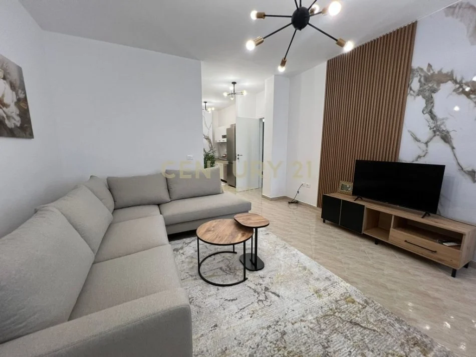 Tirane, jepet me qera apartament 1+1+Aneks+Ballkon Kati 5, 86 m² 500 € (Neom120495)