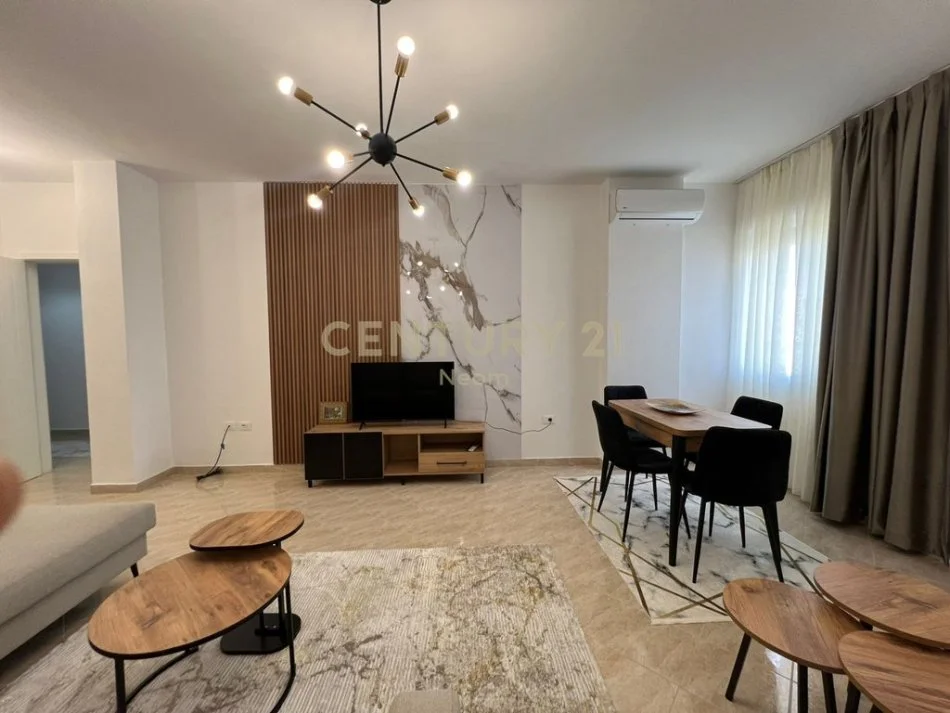 Tirane, jepet me qera apartament 1+1+Aneks+Ballkon Kati 5, 86 m² 500 € (Neom120495)