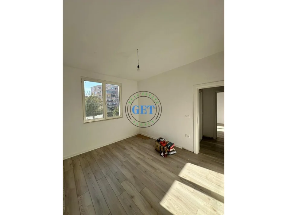 Durres, shitet apartament 2+1 Kati 3, 70 m² 85.000 € (Çezma e Ferrës)