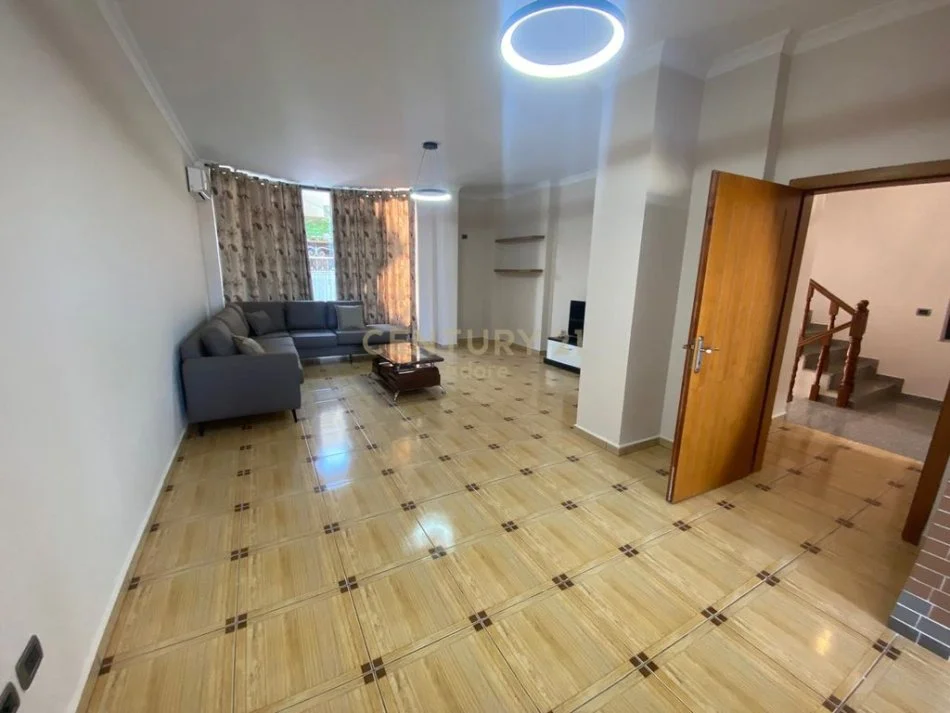 Tirane, jepet me qera Vile 3 Katshe Kati 1, 202 m² 1.200 € 