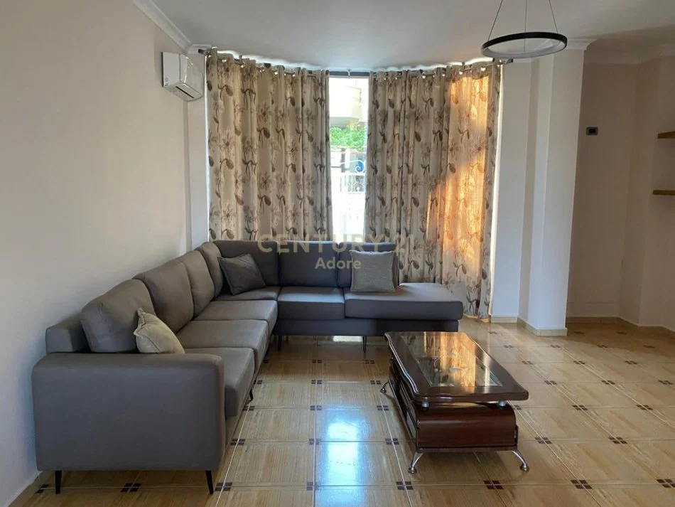 Tirane, jepet me qera Vile 3 Katshe Kati 1, 202 m² 1.200 € 
