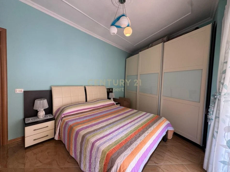 Tirane, jepet me qera apartament 2+1 Kati 4, 100 m² 450 € 