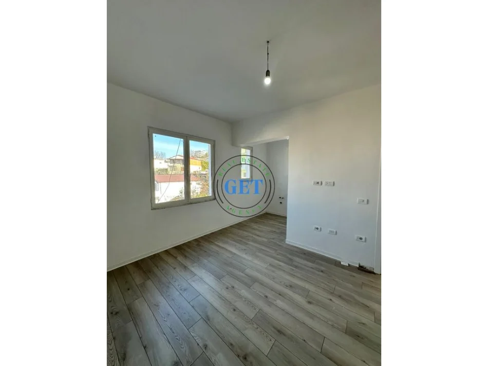 Durres, shitet apartament 2+1 Kati 3, 70 m² 85.000 € (Çezma e Ferrës)