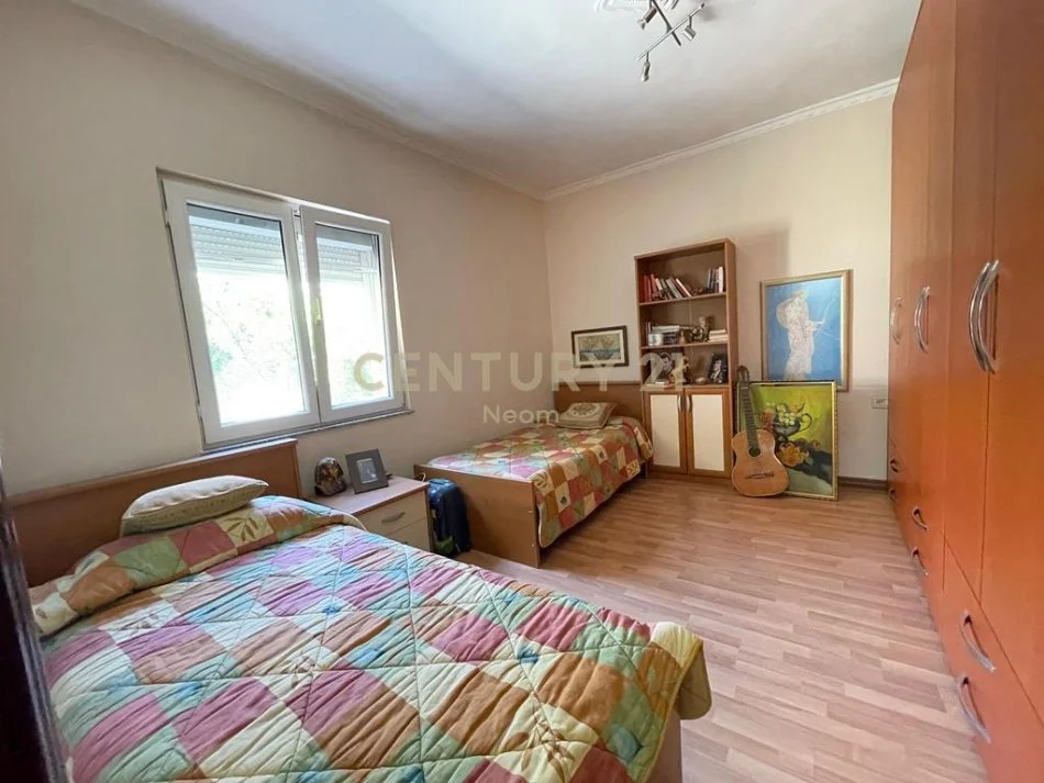 Tirane, shitet apartament 4+1+Aneks+Ballkon Kati 0, 167 m² 280.000 € (Neom120527)