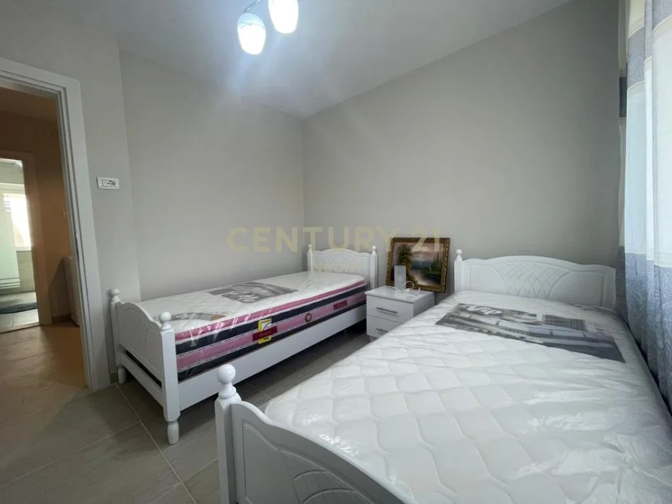 Tirane, jepet me qera apartament 3+1+Aneks Kati 5, 79 m² 690 € (Rruga Fortuzi)