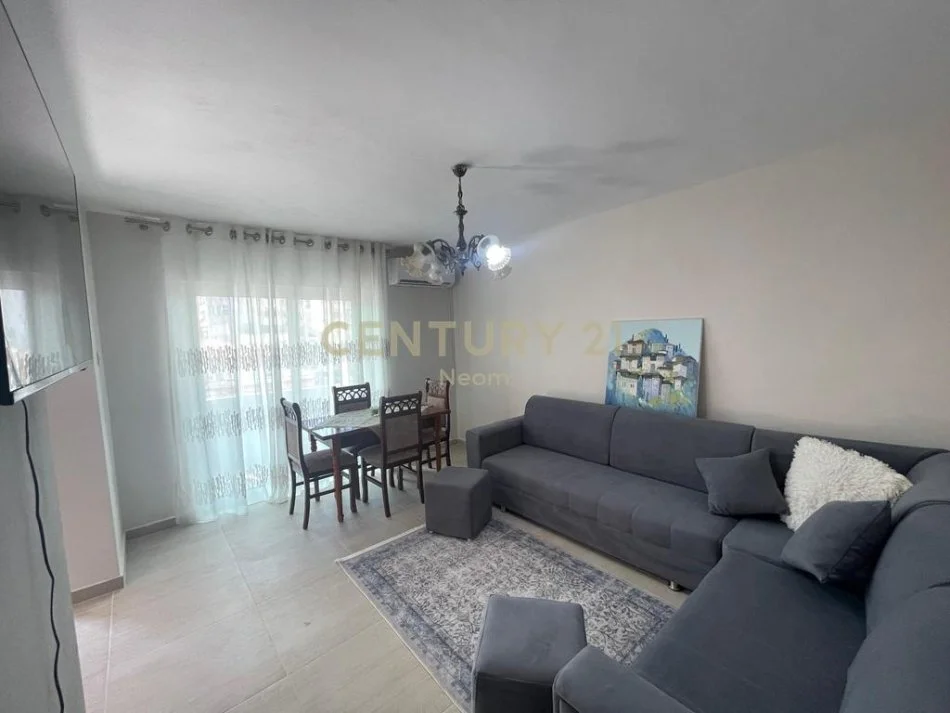 Tirane, jepet me qera apartament 3+1+Aneks+Ballkon Kati 5, 79 m² 750 € (Neom120533)