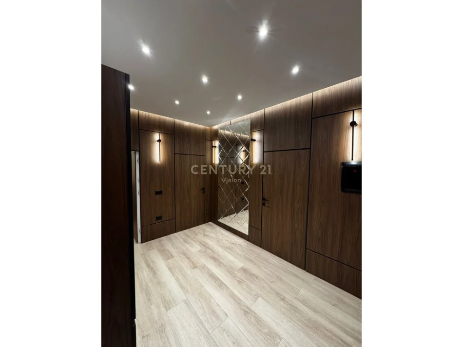 Shkoder, shitet apartament 2+1+Ballkon Kati 3, 69 m² 125.000 € (prane spitalit)