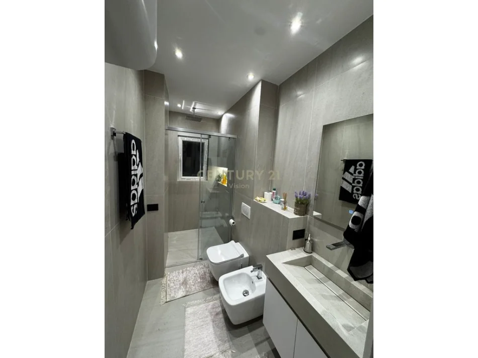 Shkoder, shitet apartament 2+1+Ballkon Kati 3, 69 m² 125.000 € (prane spitalit)