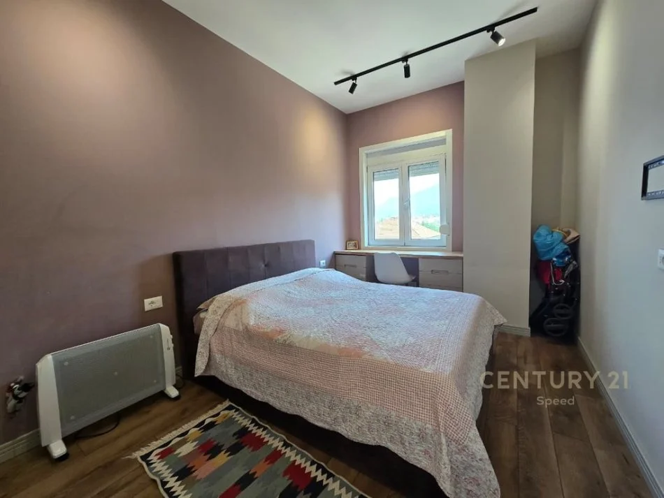 Tirane, jepet me qera apartament Kati 2, 144 m² 850 € (Sauk)