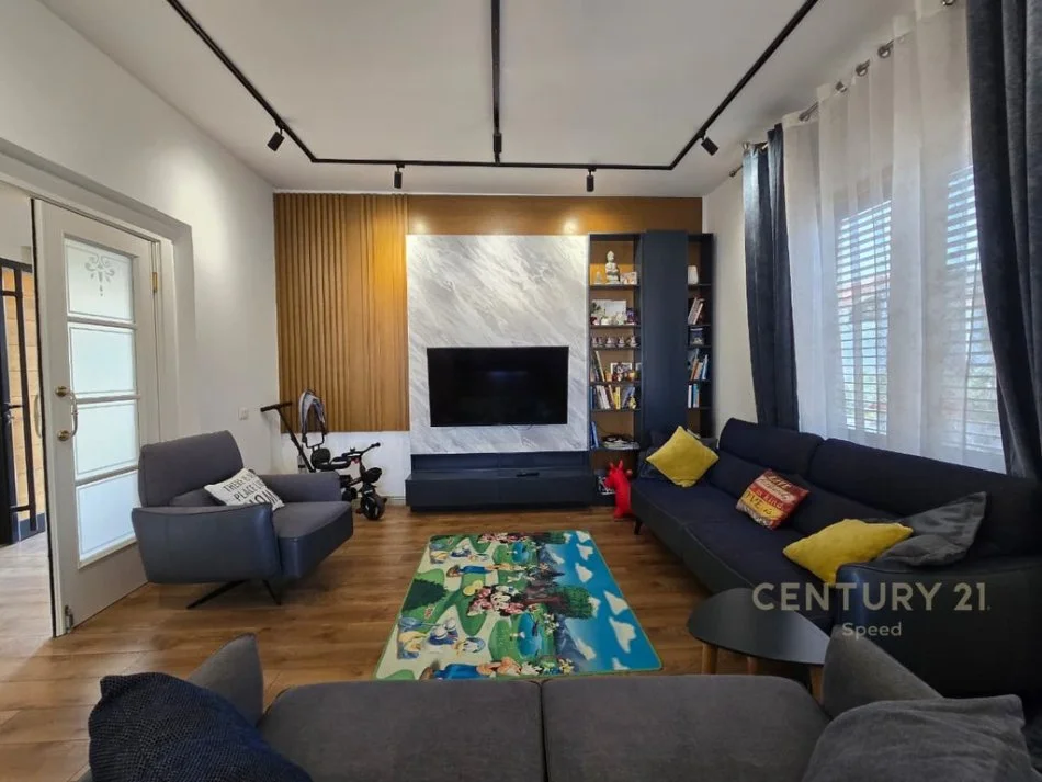 Tirane, jepet me qera apartament Kati 2, 144 m² 850 € (Sauk)