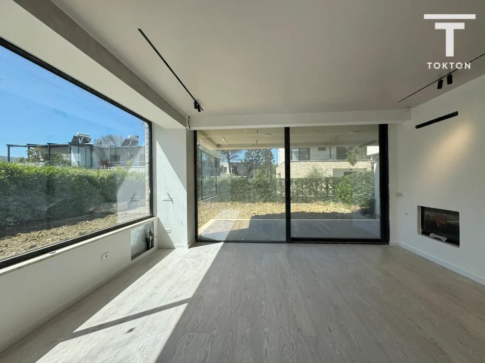 Durres, shitet Vile 2 Katshe Kati 2, 498 m² 780.000 € (GJiri i Lalzit)