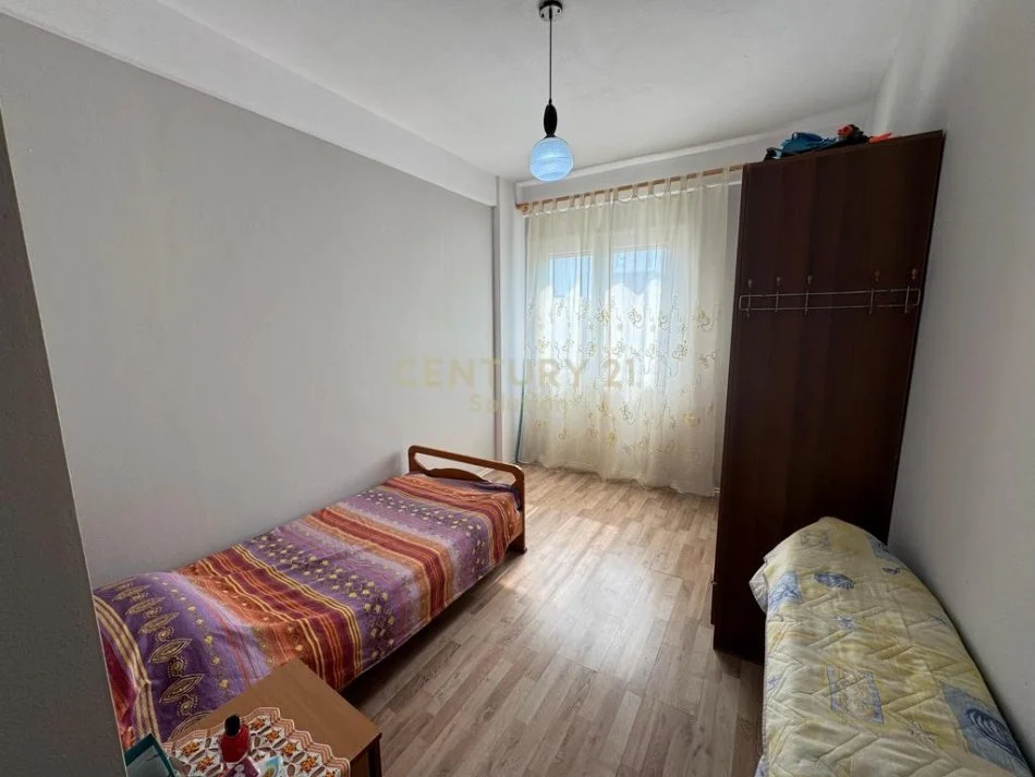 Tirane, jepet me qera apartament 2+1 Kati 7, 95 m² 450 € 