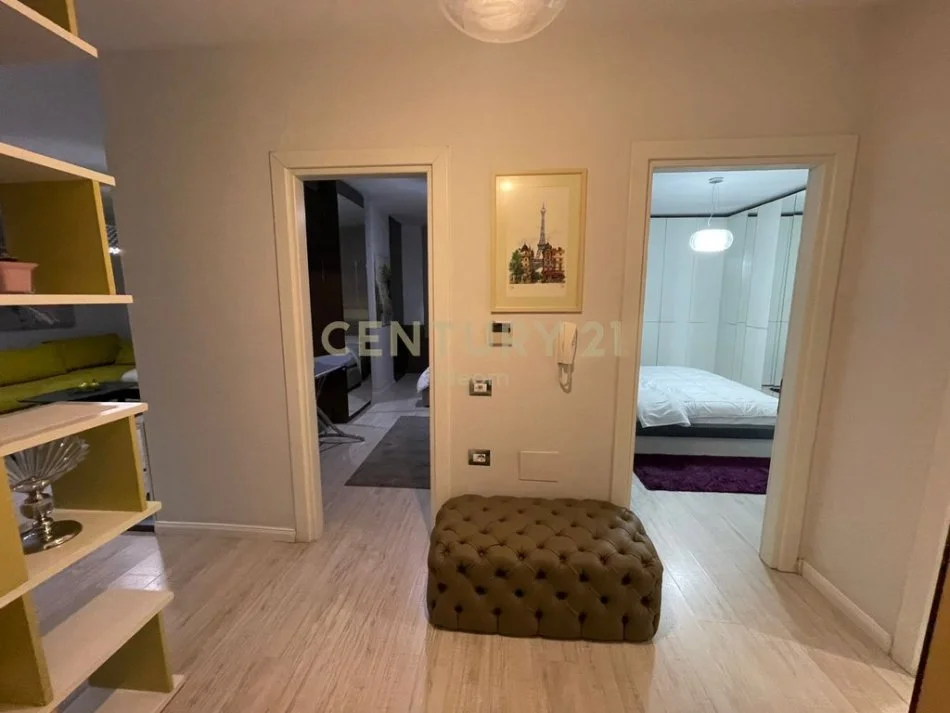 Tirane, jepet me qera apartament 2+1+Aneks+Ballkon Kati 3, 92 m² 1.650 € (Neom120624)