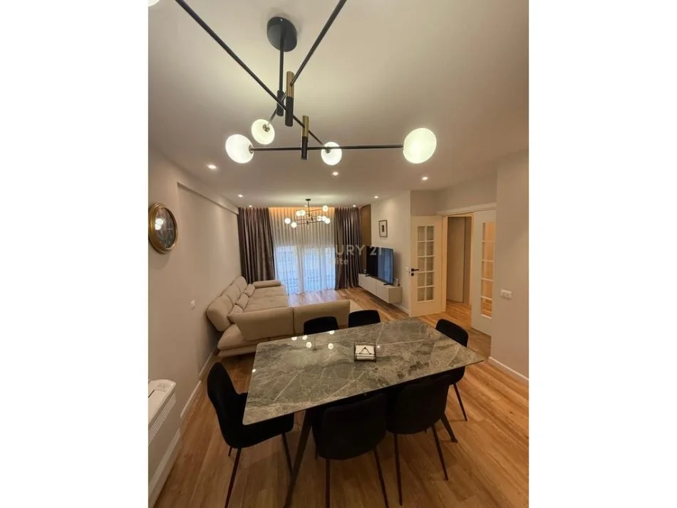 Tirane, jepet me qera apartament Kati 5, 151 m² 1.200 € (Profarma)