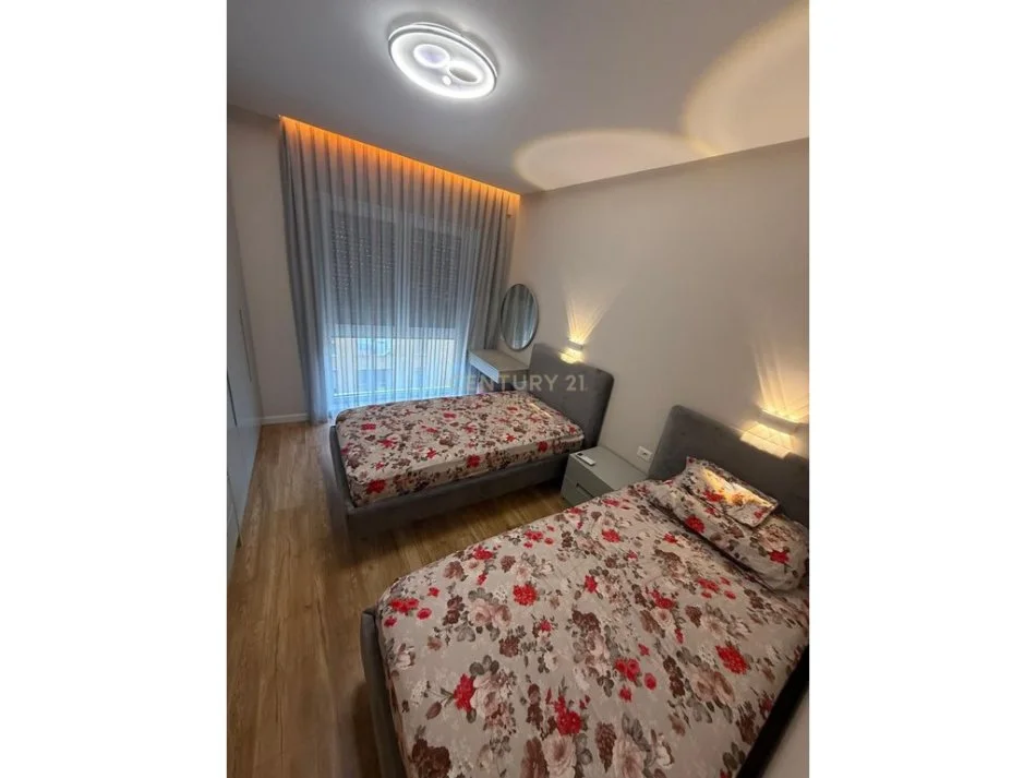 Tirane, jepet me qera apartament Kati 5, 151 m² 1.200 € (Profarma)