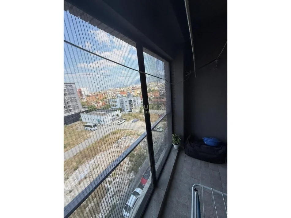 Tirane, jepet me qera apartament Kati 5, 151 m² 1.200 € (Profarma)