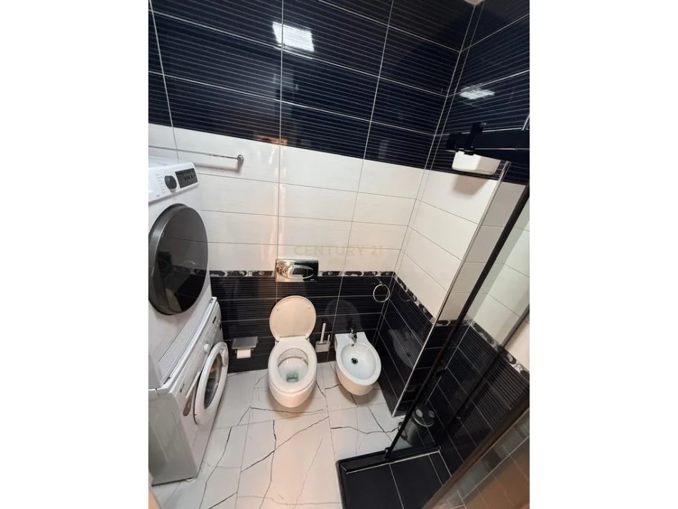 Tirane, jepet me qera apartament 1+1 Kati 9, 73 m² 1.400 € (Myslym Shyri)