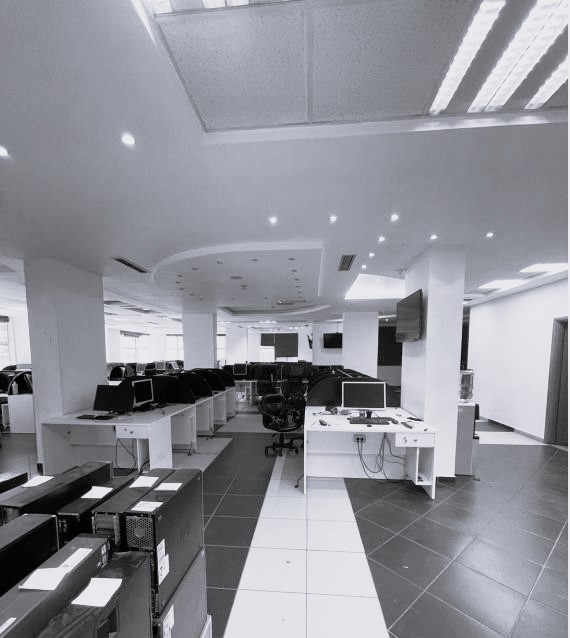 Tirane, jepet me qera zyre Kati 2, 380 m² 4.500 € 