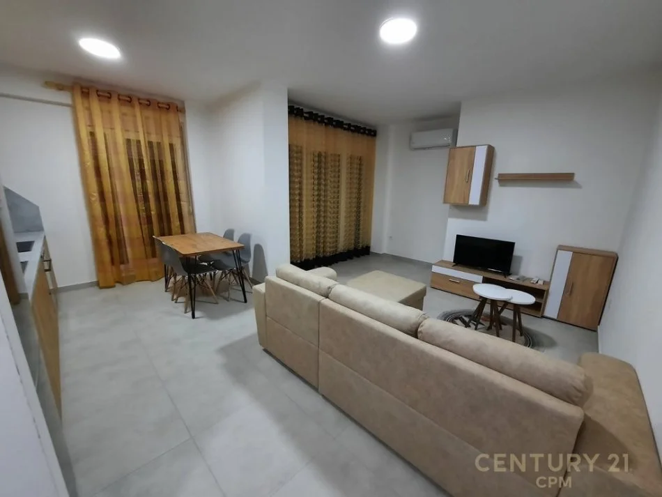 Tirane, jepet me qera apartament 1+1 Kati 4, 70 m² 600 € 