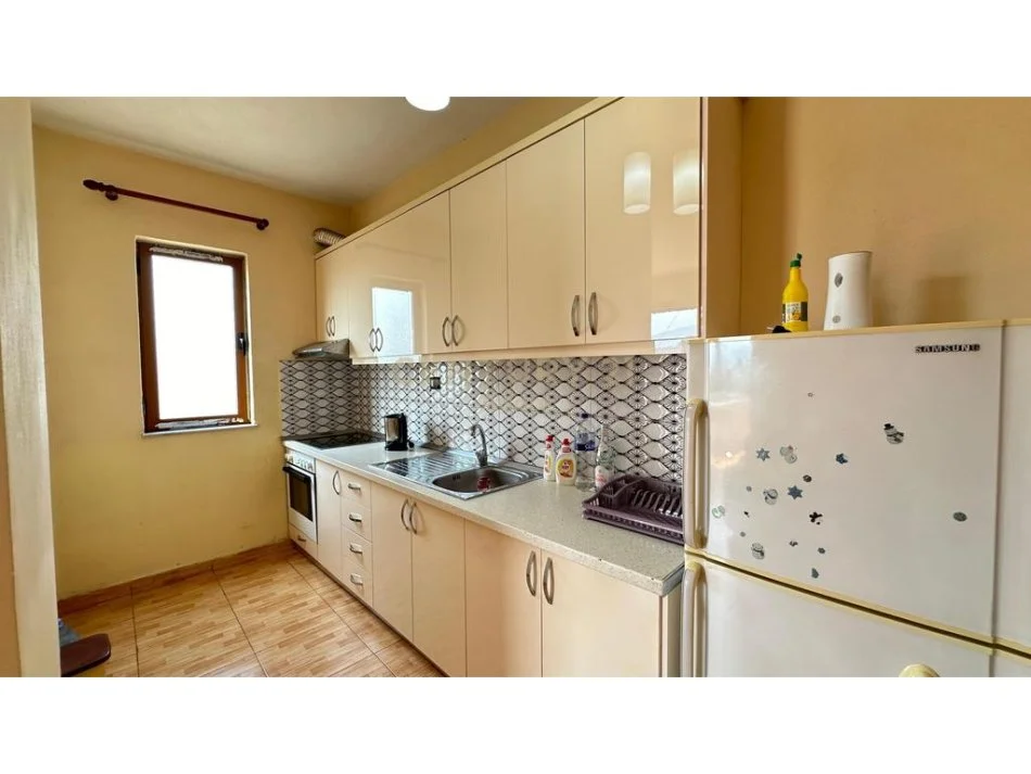 Tirane, jepet me qera apartament 1+1+Ballkon Kati 5, 73 m² 400 € (ADORE120908)