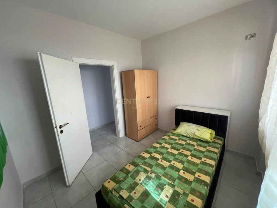 Shqiperi, jepet me qera apartament 3+1 Kati 2, 85 m² 500 € 