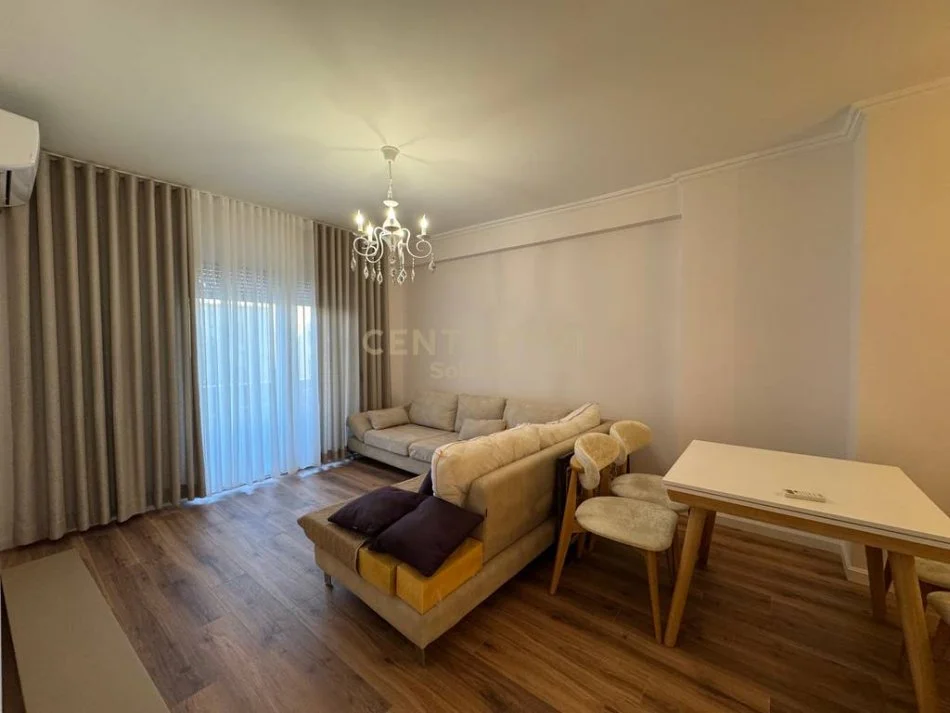 Tirane, jepet me qera apartament 2+1 Kati 3, 100 m² 650 € (RRUGA E KAVAJES)