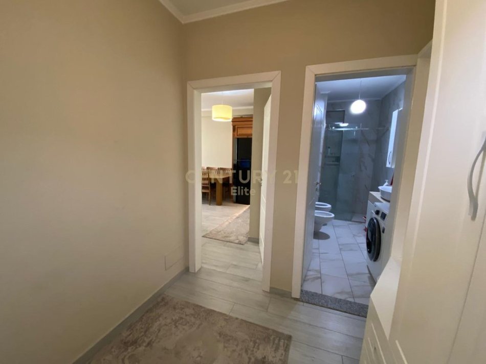Tirane, shitet apartament 2+1 Kati 8, 87 m² 158.000 € (Rruga 5 Maji)