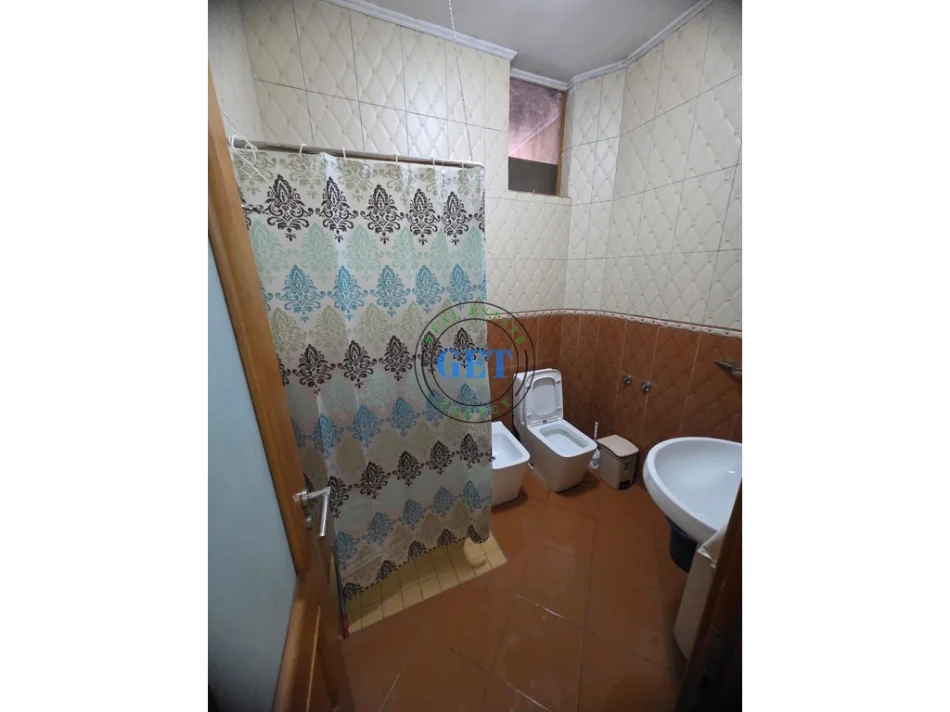 Durres, jepet me qera apartament 2+1 Kati 2, 100 m² 350 € (Vala Park)